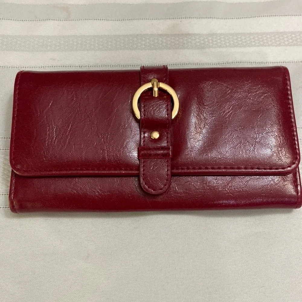 Red Womens Trifold Wallet-Snap Closures Zippered Compartments-Card Slot …